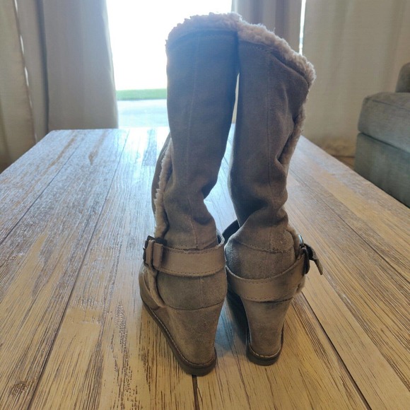 Skechers Women's Mid-calf Boot Wedge Heel Taupe Size 8 Suede Cozy Strappy. - Picture 4 of 6